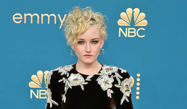 Julia Garner