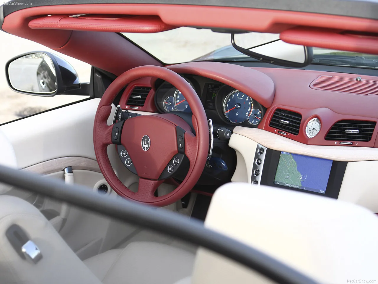 35702_Maserati-GranCabrio-2011-1280-26