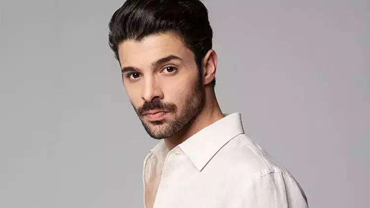خالد اوزگور ساری