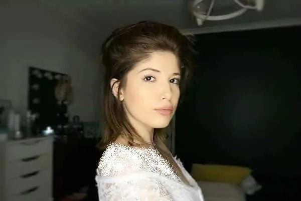 عکس دنیا دادرسان بدون ارایش
